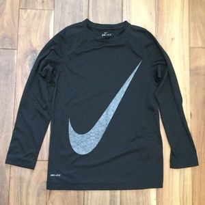 Boys NIKE long sleeve top shirt M Dri-fit athletic